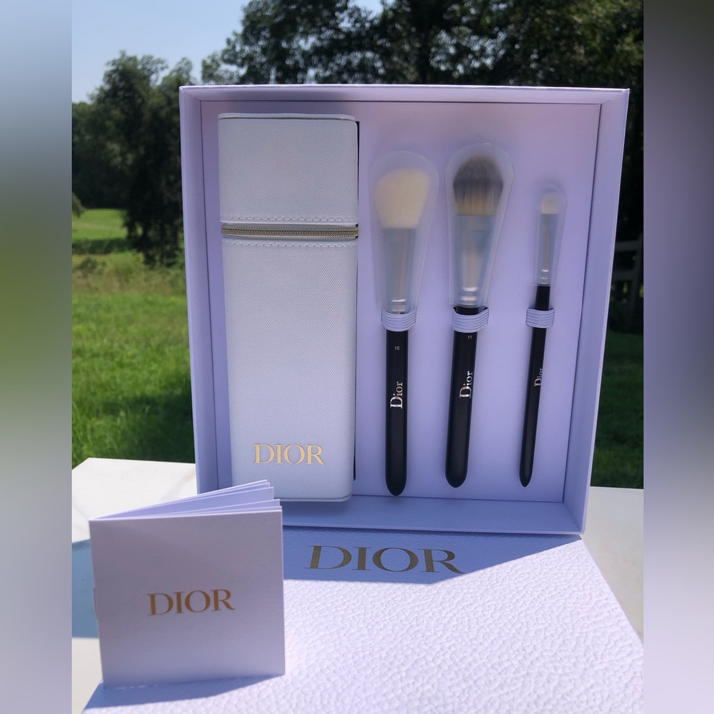 Dior Luxury Brush Set with Case - Picture 4 of 4
